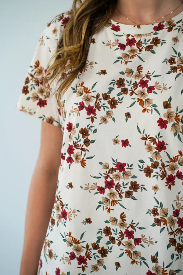 T-Shirt Fiorellini Bordeaux e Beige - immagine 3