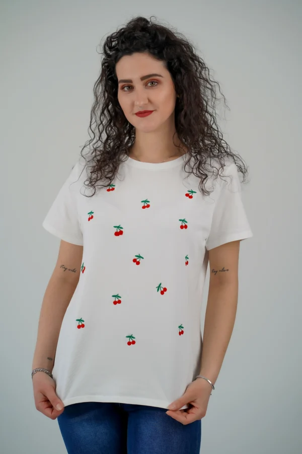 T-Shirt Ciliegie Ricamate