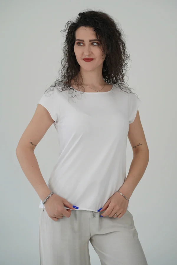 T-Shirt Basica Taglio Vivo - immagine 10