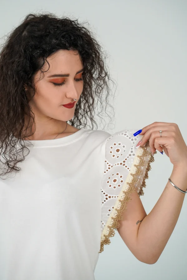 T-Shirt Manichetta Sangallo - immagine 3