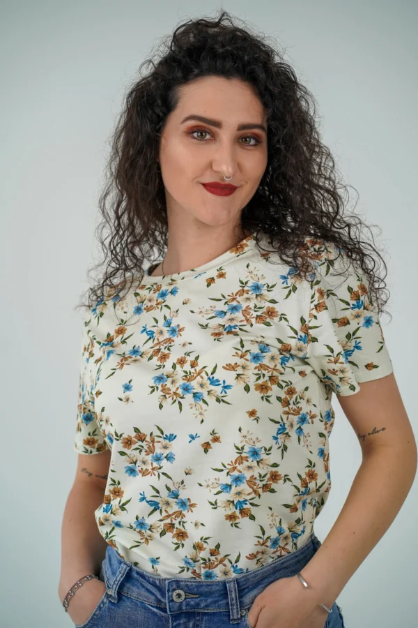 T-Shirt Fiorellini Azzurri e Beige