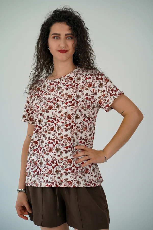T-Shirt Florence - Fiori Bordeaux - immagine 2