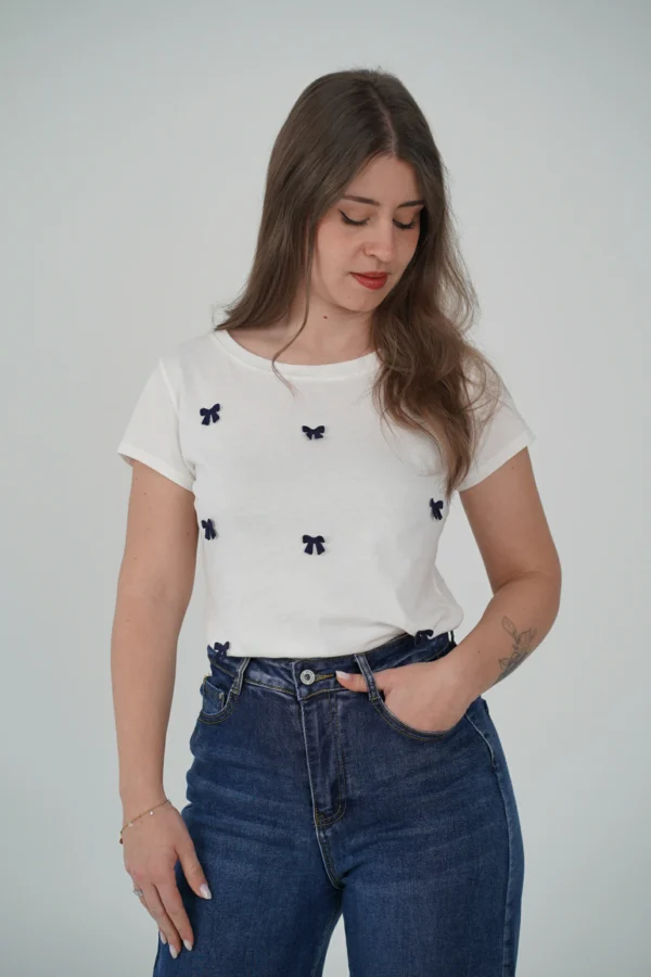 T-Shirt Alice - Fiocchetti Ricamati